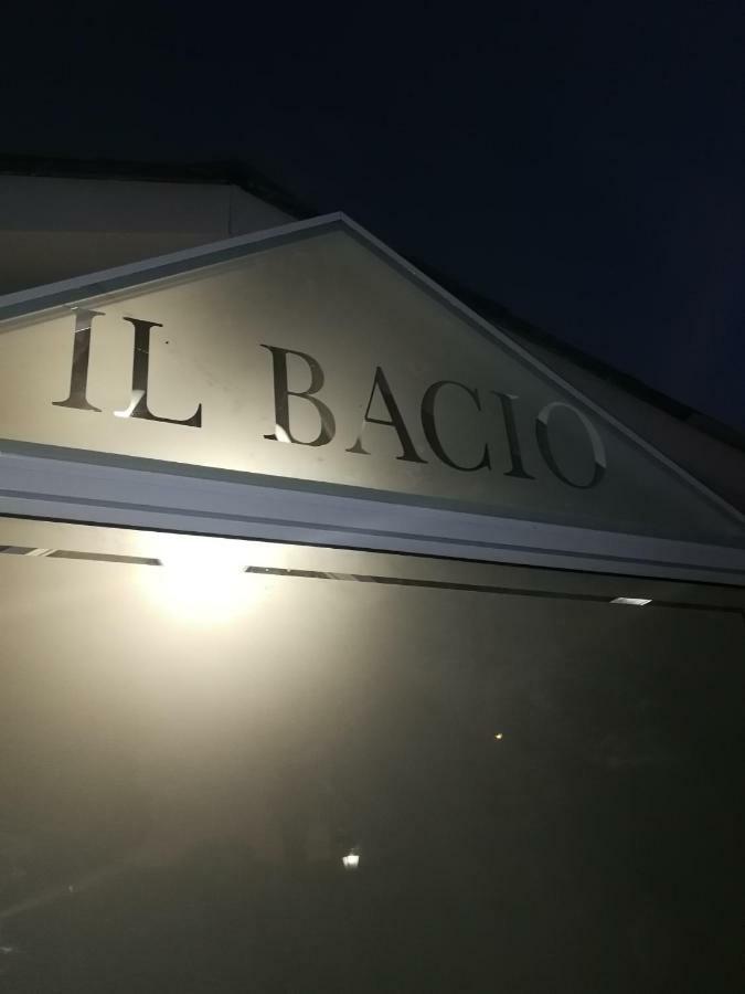 Posto Al Sole - Il Bacio Apartment Bellville Exterior photo