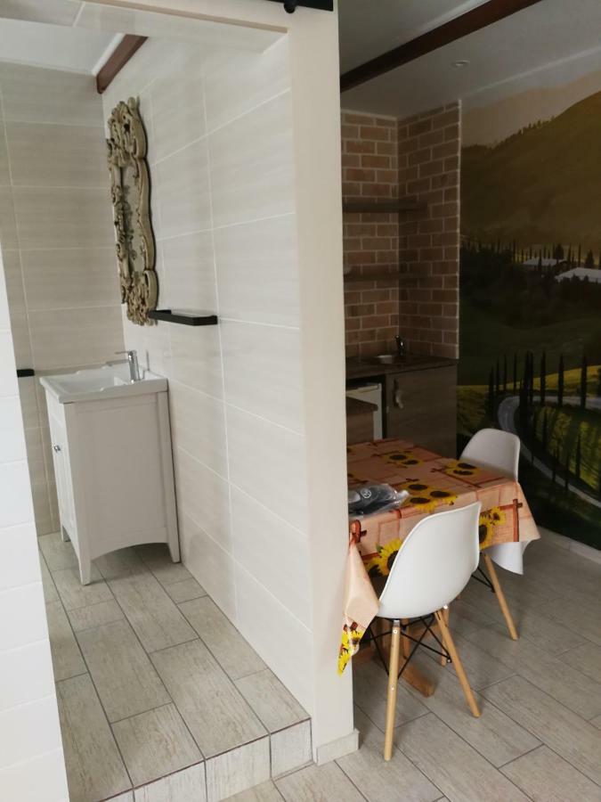 Posto Al Sole - Il Bacio Apartment Bellville Exterior photo